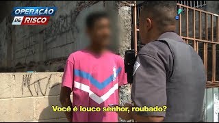 Ladrão cara de pau nega que celular seja roubado e chama policial de quotloucoquot [upl. by Ordisi679]