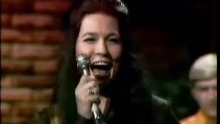 Loretta Lynn  Fist City Live on The Wilburn Brother Show Aired Jan 4 1972 [upl. by Ialohcin678]