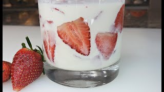 STRAWBERRIES AND CREAM  Fresas Con Crema  Strawberries and Cream Recipe [upl. by Eyoj]