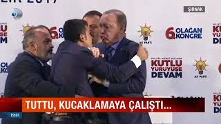 Erdoğanın konuşması esnasında sahneye fırlayan genç [upl. by Enerual887]