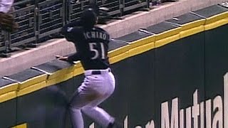 Ichiro robs Anderson with amazing catch  イチローハイライト [upl. by Kcirtapnaes]