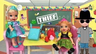 Anna and Elsa Toddlers School Cafeteria Lunch Story🍓Elsya Annya Toys Dolls Teacher Rapunzel Barbie [upl. by Giraud617]