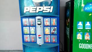 Vendo VMAX 821 Pepsi Vending Machine SAC Russell Hall Building  Santa Ana CA USA [upl. by Kleinstein]