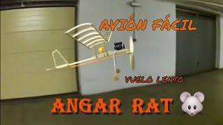 Avión con motor de gomas HANGAR RAT [upl. by Grimbal]