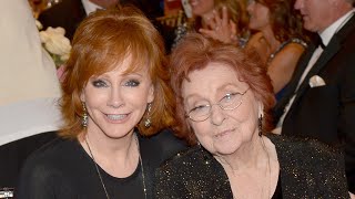 Reba McEntire Tributes Her Mother With a Song You Never Gave Up On Me [upl. by Eerac]